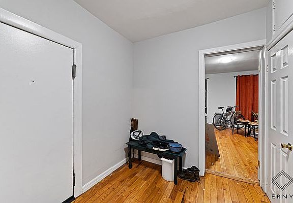 4th image of 300 Hewes St #A