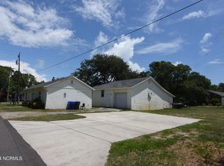 400 N 4th St, CAROLINA BEACH, NC 28428