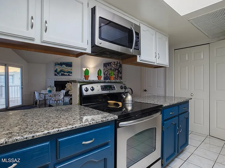 1200 E River Rd #B-27 — Photo 14