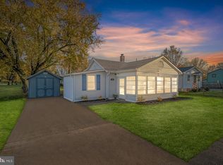 124 Delaware Dr, Pennsville, NJ 08070