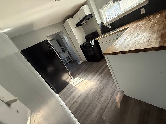 2nd image of 1263 Ferris Ave