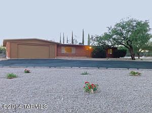 1st image of 8701 N Hickory Dr