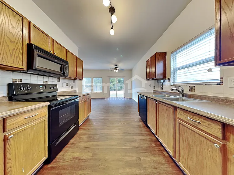 4636 Meadowfield Rd — Photo 4