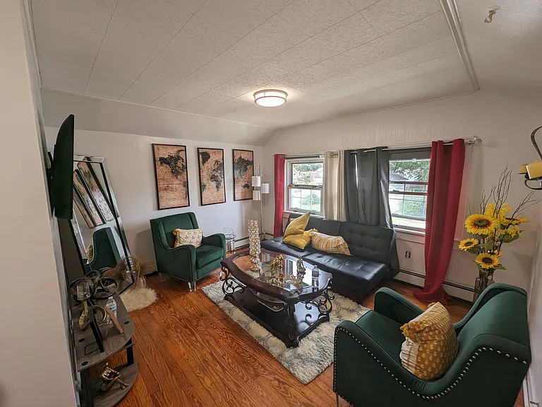 26 Lavergne St #2 — Photo 6