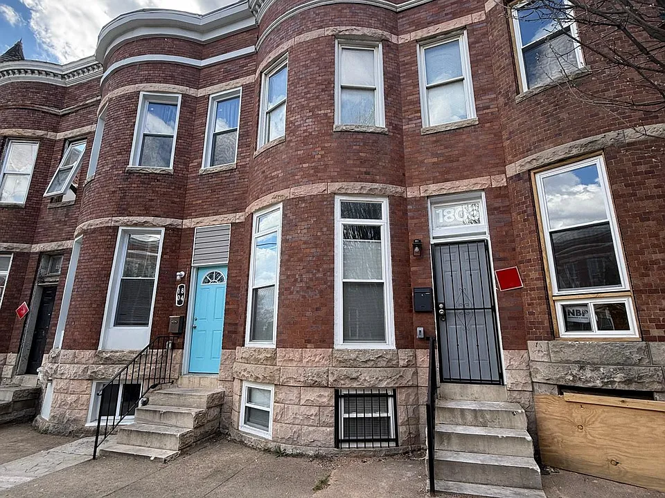 1806 N Mount St