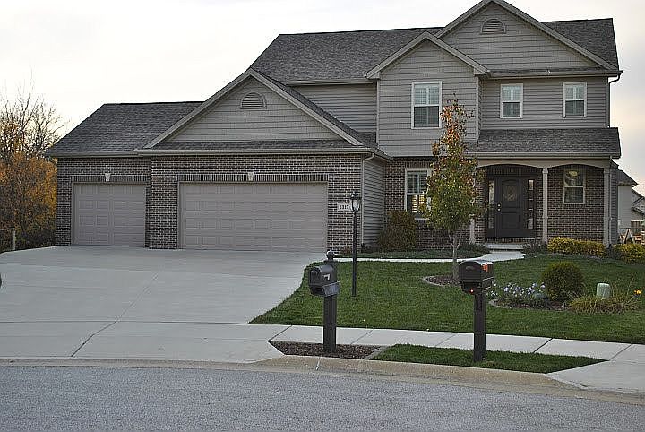 1st image of 2317 W Paddington Ct