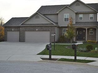 2317 W Paddington Ct, Peoria, IL 61615