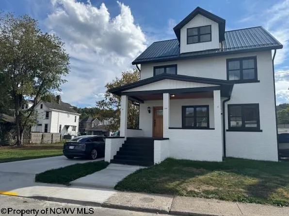 135 Thompson St, Clarksburg, WV 26301