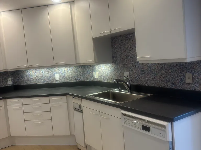 99-60 Florence St #3D — Photo 18