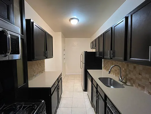 Rented by Hillel Realty Group | media 3