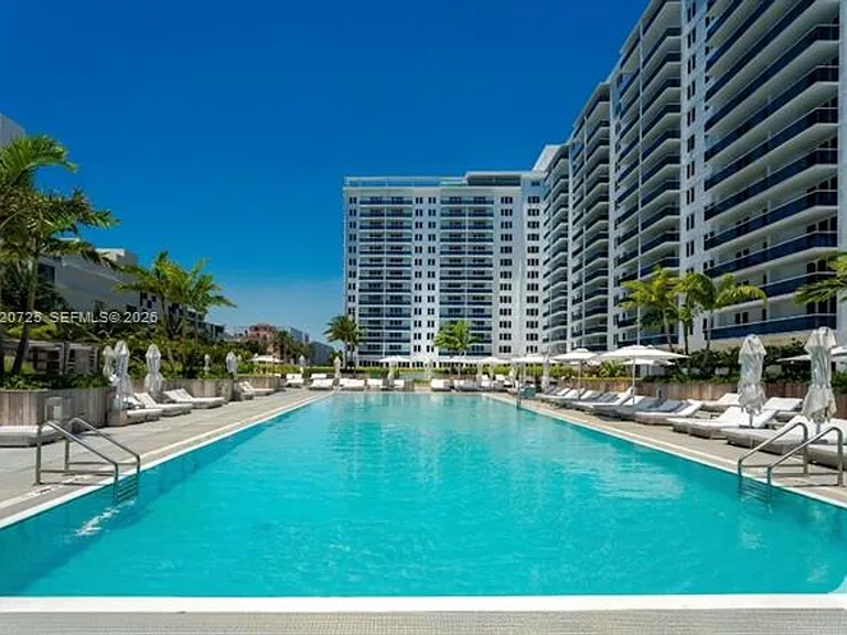 2301 Collins Ave #804 — Photo 3