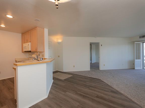 5th image of 7027 Camino Degrazia Unit 203