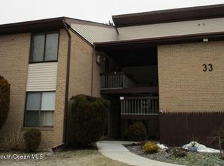 33 Meadow Green Cir UNIT F, Manalapan, NJ 07726