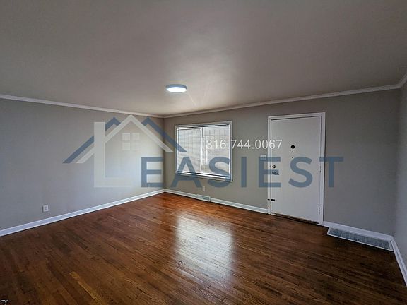 4th image of 7414 Tracy Ave