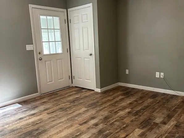 26 Elm St, Fairport, NY 14450