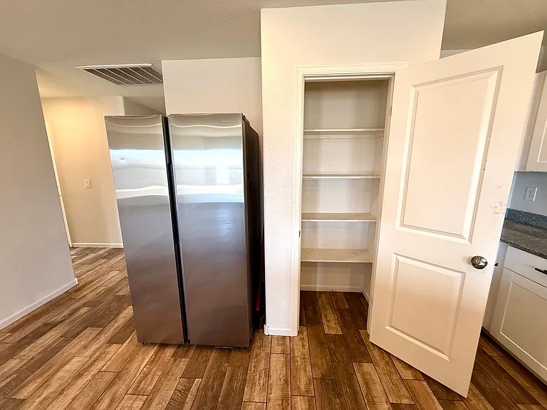 2208 E Clear Creek Dr — Photo 15