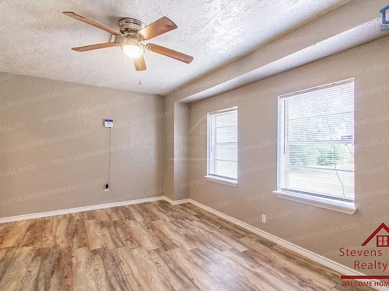 1303 NW Taylor Ave — Photo 28
