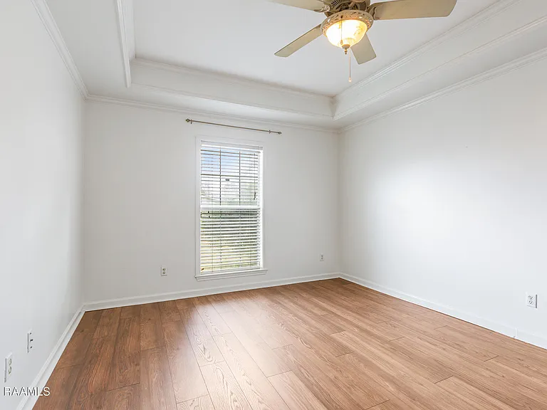 412 Normandy Rd — Photo 10