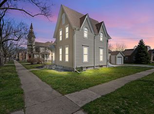 230 Somonauk St, Sycamore, IL 60178