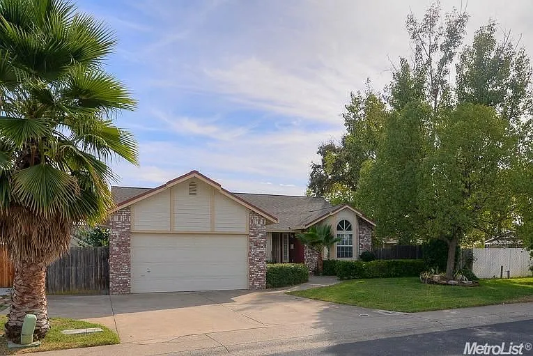 4692 Tuttle Dr photo 1