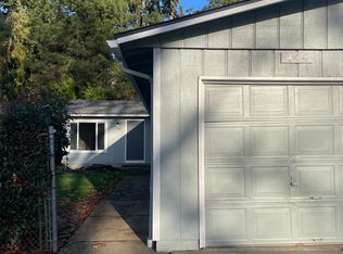 444 S Locust St, Canby, OR 97013