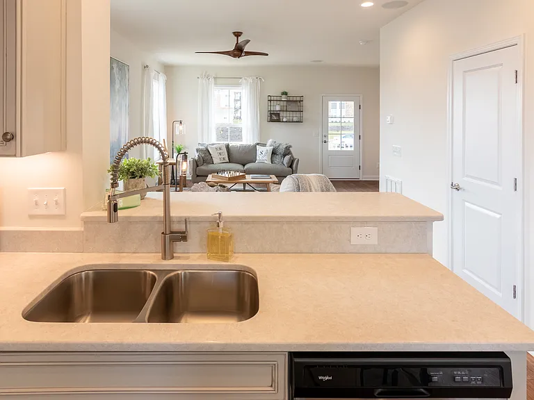 335 John Adams Dr — Photo 9
