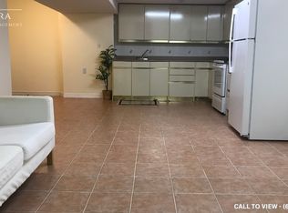 316 Valleymede Dr #2, Richmond Hill, ON L4B 2E1