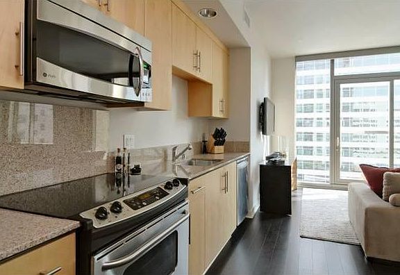 3rd image of 38 N Almaden Blvd Unit 1002