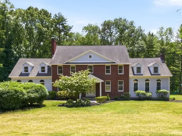 3 Windsor Dr, Foxboro, MA 02035