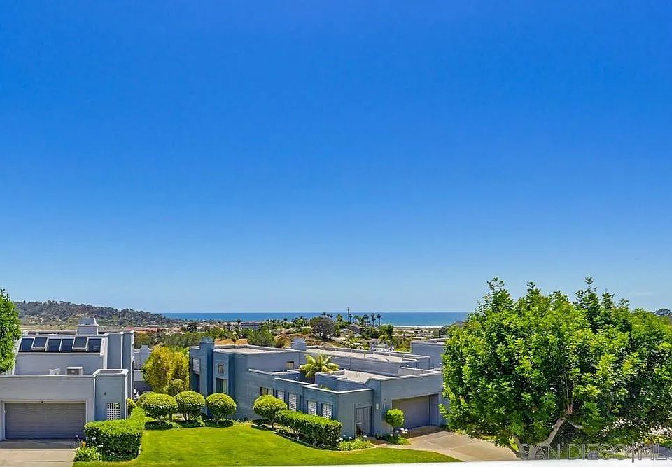 1st image of 803 Spindrift Dr