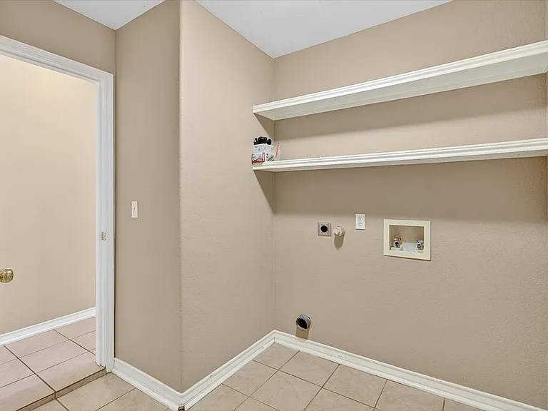 5933 Brightwood Dr — Photo 29