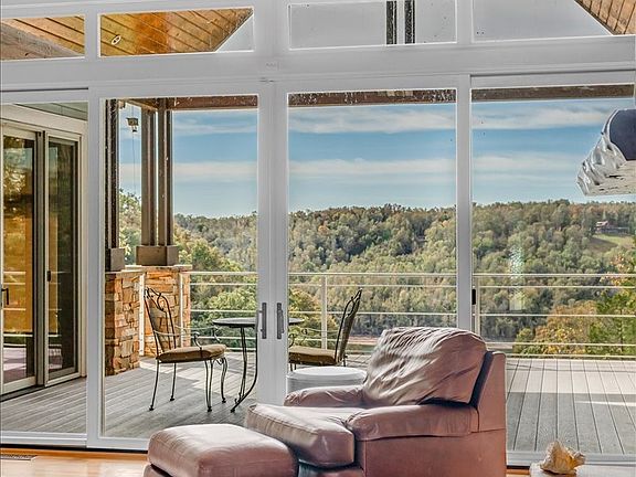 5th image of 659 Harbour Greens Pl
