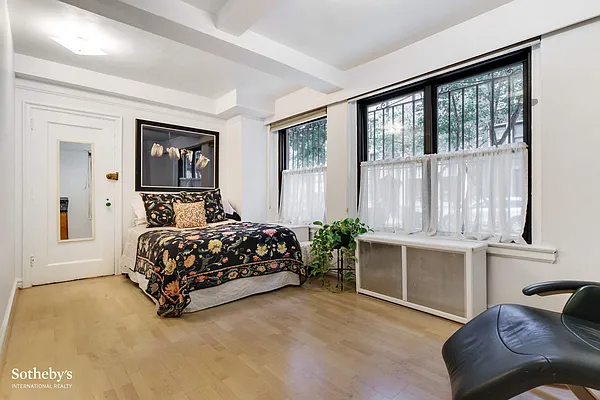 Sold by Sotheby's International Realty | media 3