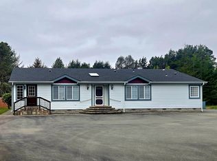 320 Hobbs Wall Rd, Crescent City, CA