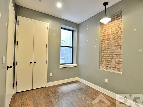 3rd image of 903 Saint Johns Pl APT 1B