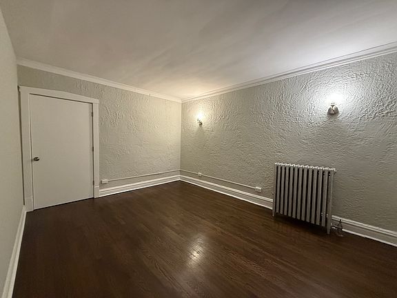 4th image of 2759-65 N Kilbourn Ave #2761-3