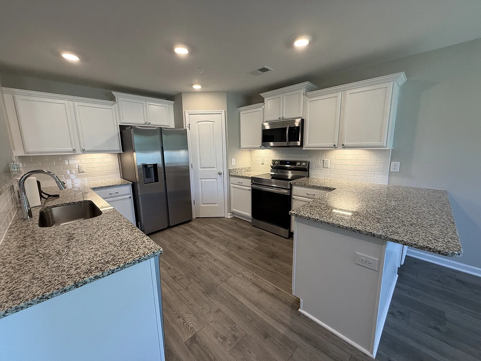 2 bed, 1568 sqft, $2,000 — Photo 4