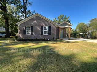 872 Carrolton Rd, Memphis, TN 38127