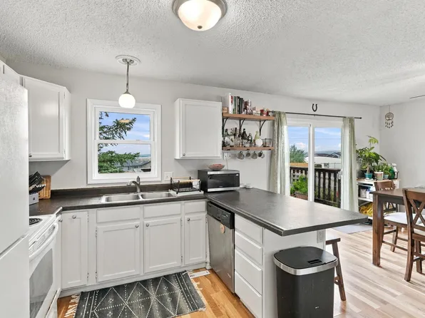 621 Ennen Dr, Rapid City, SD 57703