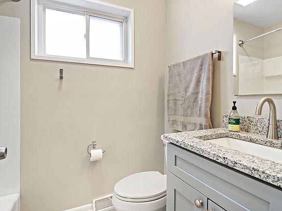 5th image of 2034 Williamsburg Dr #103