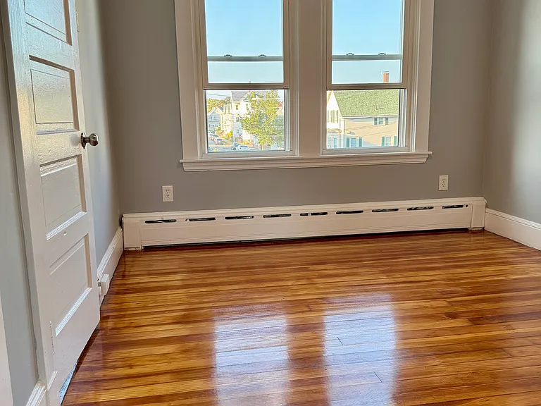 45-47 Lombard St #2 — Photo 7