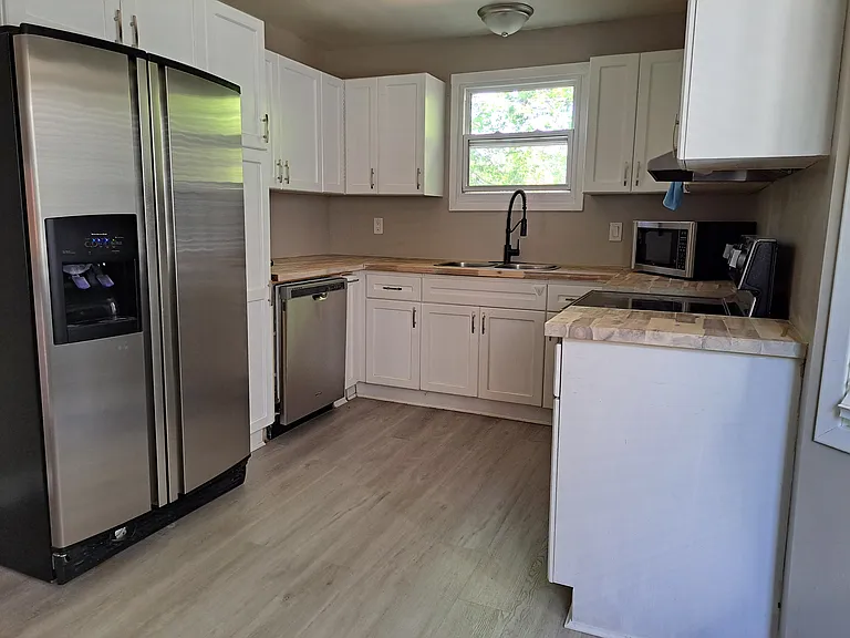 Huron St — Photo 5