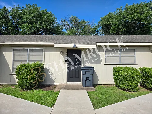 7208B Sanger Ave Photo 1