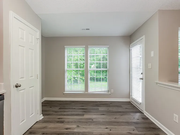 5410 Starflower Dr — Photo 5