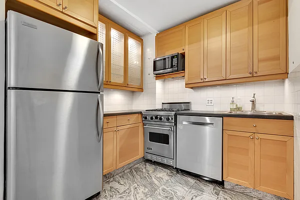 Sold by Bond New York | media 4