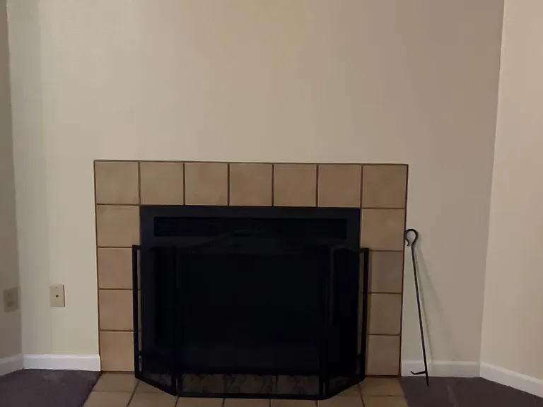 1690 NE Pleasant St #101 — Photo 3