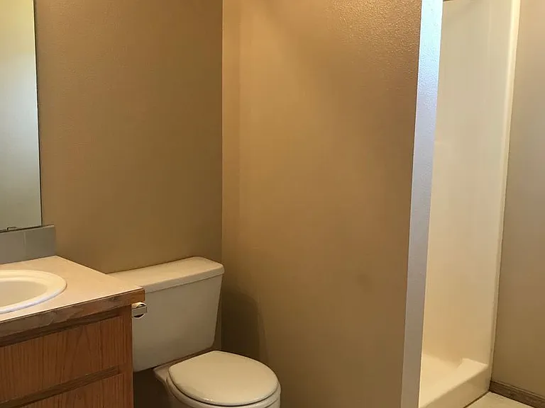 1728 NE Mark Ct — Photo 9