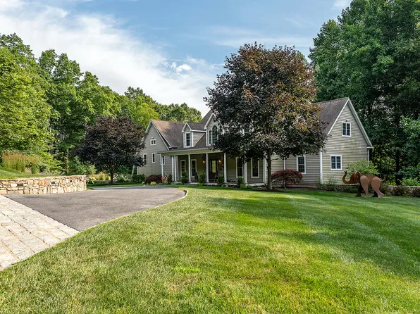 68 Carriage Lane, Roxbury, CT 06783