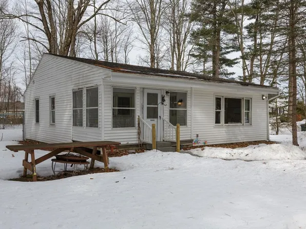 81 Village Street, Concord, NH 03303