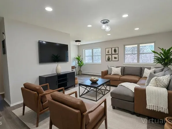 4 Windsor Ter APT H, Freehold, NJ 07728